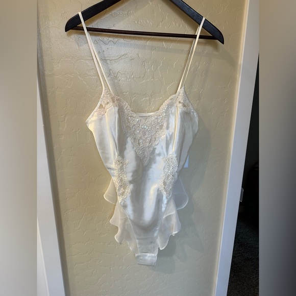 Victoria’s Secret Teddy Ivory Lace Sequins Wedding - Picture 1 of 7